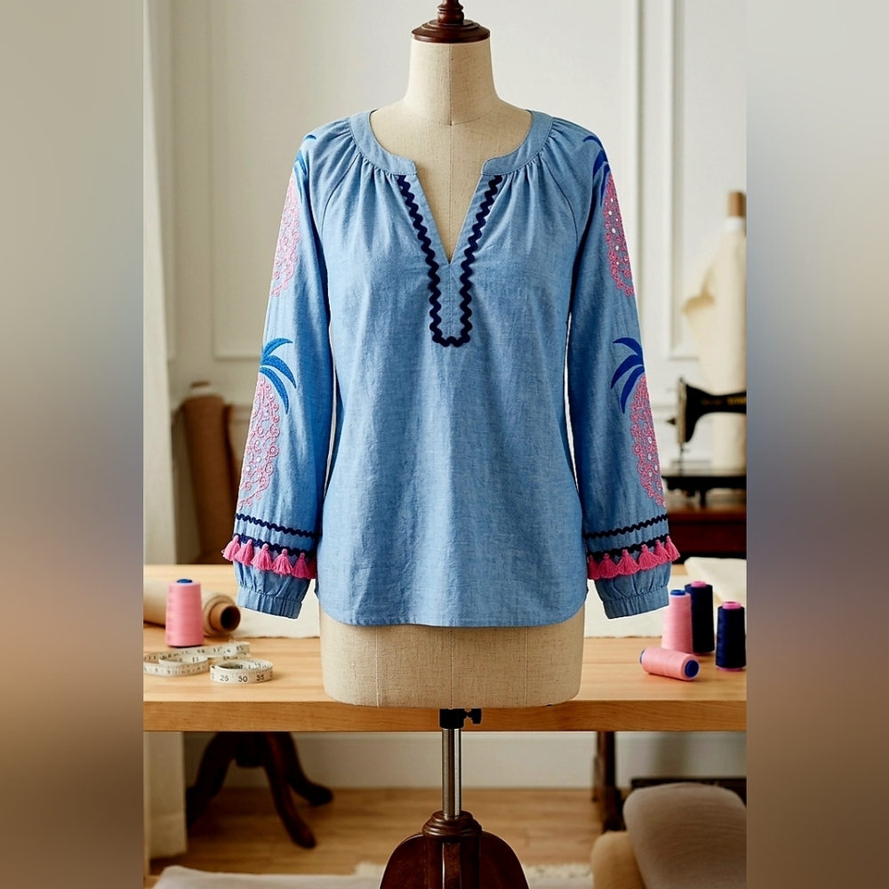 Lilly Pulitzer Light Blue Embroidered Tunic with Pink Accents SIZE XS